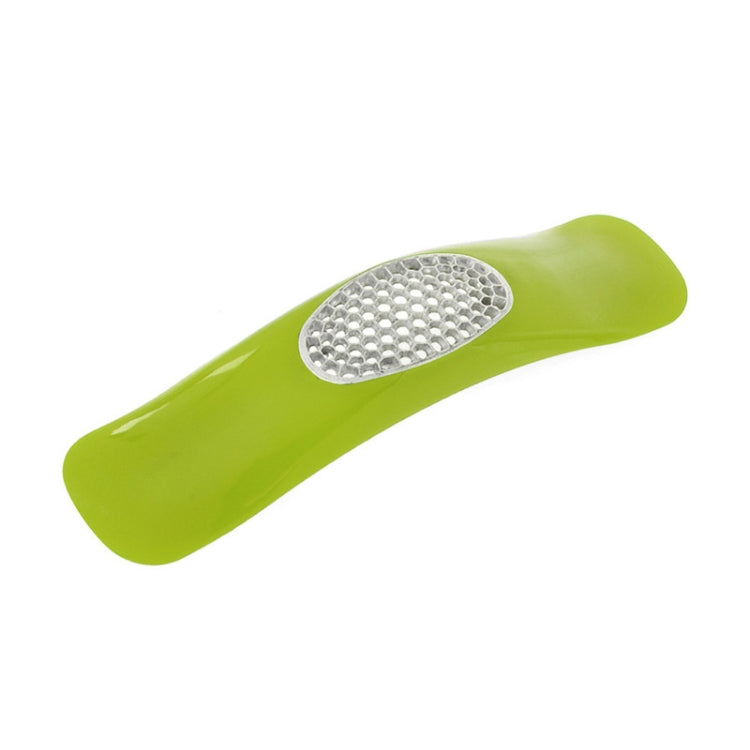2 PCS Multifunktionale bogenförmige Knoblauchpresse aus Edelstahl, manueller Knoblauchzerkleinerer für den Haushalt, Lieferung in zufälliger Farbe, Knoblauchzerkleinerer