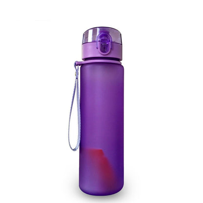 Auslaufsichere Sport-Trinkflasche für Touren und Wanderungen, tragbare Flaschen, 560 ml