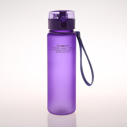 Auslaufsichere Sport-Trinkflasche für Touren und Wanderungen, tragbare Flaschen, 560 ml