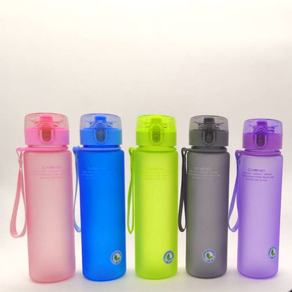 Auslaufsichere Sport-Trinkflasche für Touren und Wanderungen, tragbare Flaschen, 560 ml
