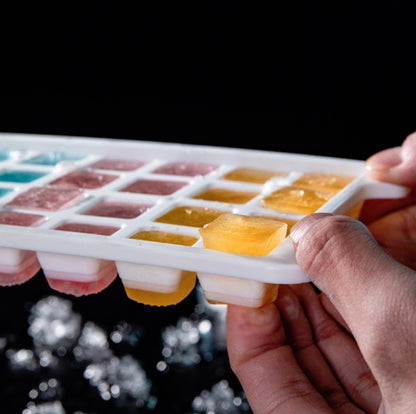 Household Silicone Ice Box With Lid Ice Cube Mold Refrigerator Ice Lattice Quick Freezer Random Color Delivery, 64 Grid, 96 Grid, 128 Grid