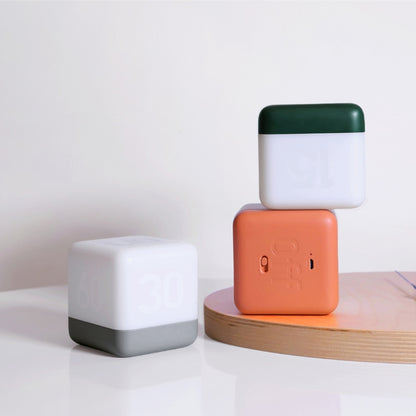Quadratisches, polyedrisches Nachtlicht mit Zeitsteuerung, Grau, Orange, Grün, dunkle Holzmaserung, helle Holzmaserung, weißes Marmormuster, schwarzes Marmormuster