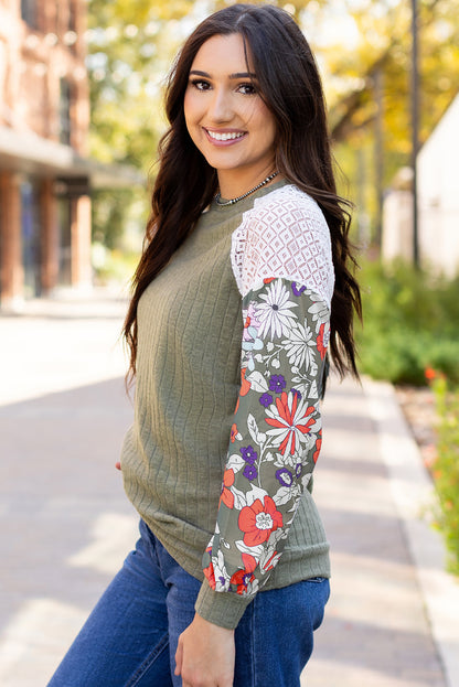 Laurel Green – Langärmlige, gerippte Bluse mit Blumen-Patchwork