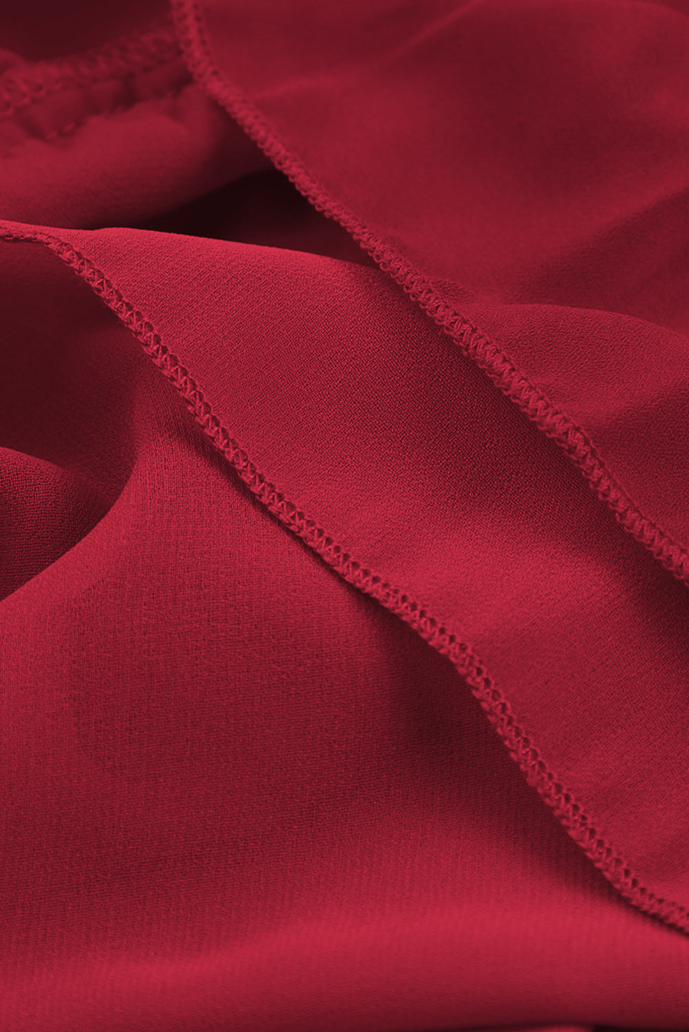 Langärmliges Minikleid mit Rüschen und V-Ausschnitt