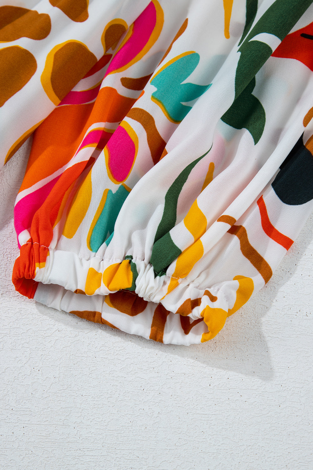 Oranges Kleid mit Blumenmuster und Kordelzug und V-Ausschnitt in Übergröße