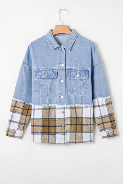 Khakifarbene Oversize-Jeansjacke mit Patchwork-Karomuster und Knöpfen