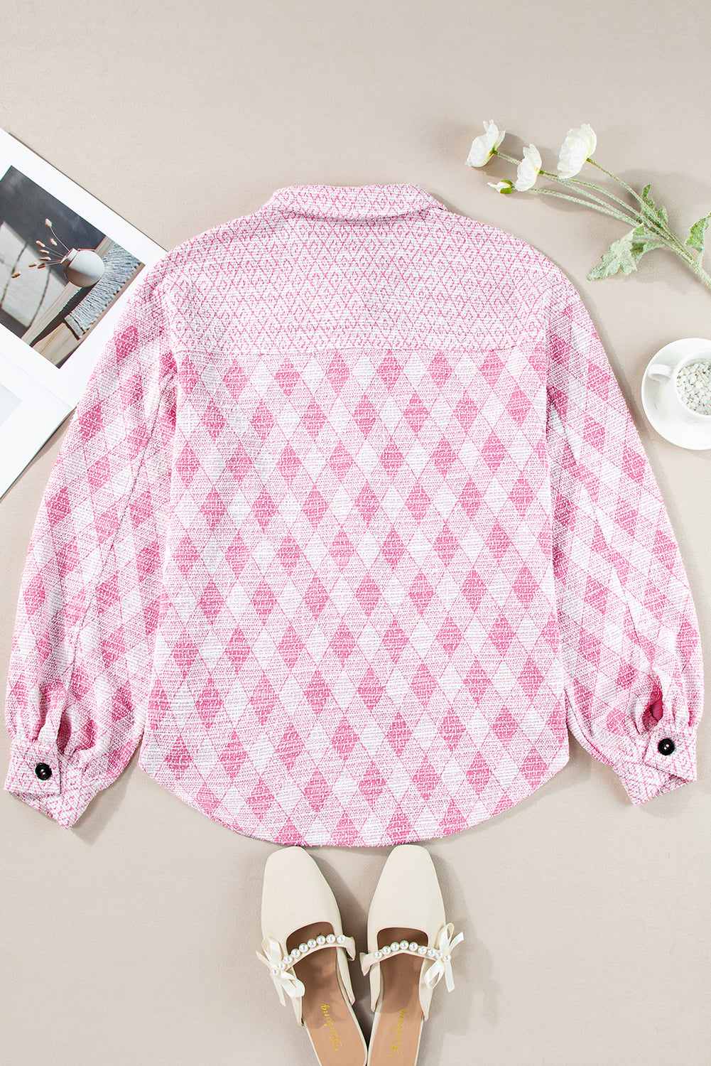 Delicacy – Strukturierte Hemdjacke mit Klappe und Tasche im geometrischen Muster