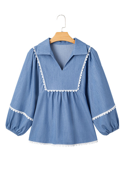 Abendblaue Babydoll-Bluse mit 3/4-Puffärmeln und Kragen aus Spitze mit Zickzackmuster