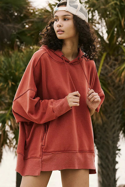 Red Clay – Weite Kapuzenjacke mit überschnittener Schulterpartie und Taschen