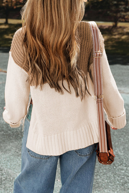 Parchment Pullover mit Zopfmuster, Farbblockdesign und seitlichen Schlitzen sowie hohem Kragen