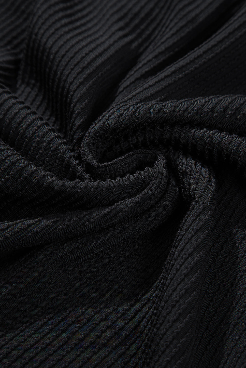 Schwarzes Shacket mit Kordel und aufgesetzter Brusttasche mit Pailletten