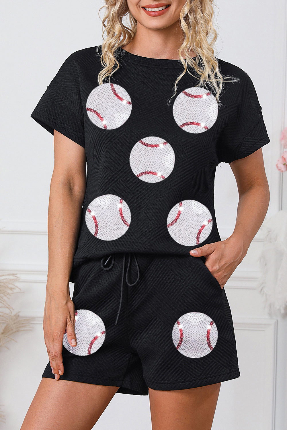 Schwarzes, trendiges, strukturiertes, paillettenbesetztes Baseball-Shorts-Set mit Grafik