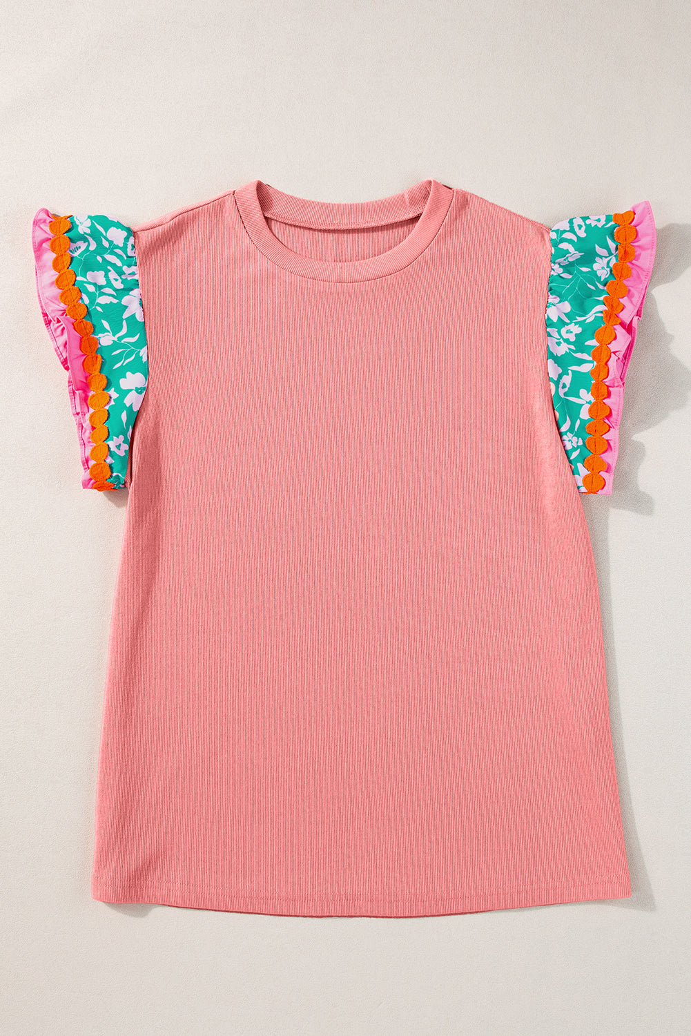 Pfirsichblüten-Top mit kontrastierendem Ricrac-Blumenärmel