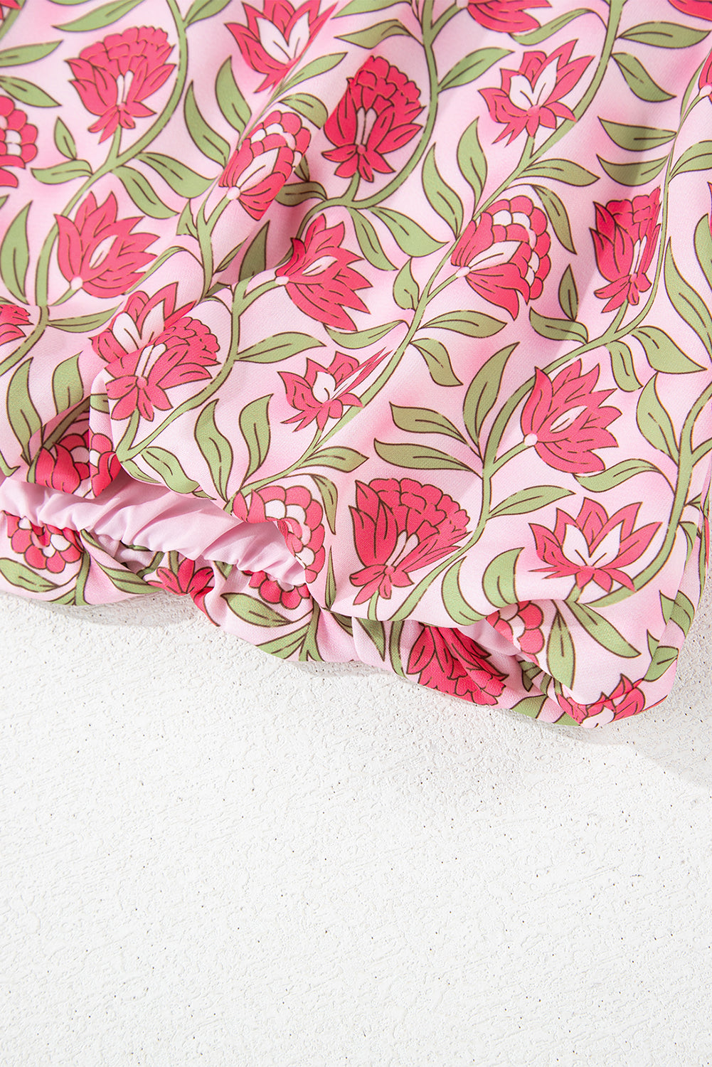 Rosa Set mit bauschigem, kurzem Tanktop und Minirock mit Blumenmuster