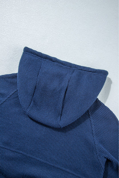 Marineblaues Set aus kurzem Hoodie und Jogginghose mit Kordelzug