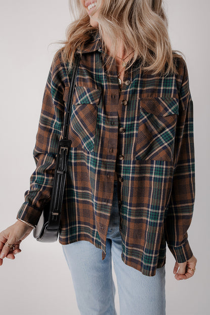 Braune Hemdjacke mit Karomuster und Brusttaschen mit Knöpfen