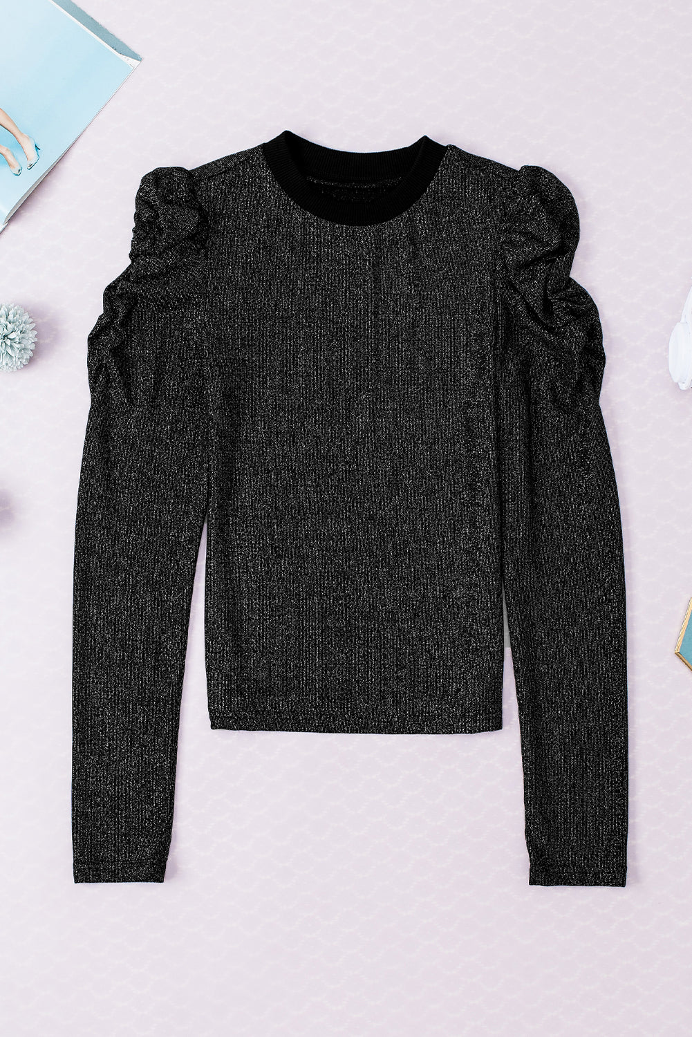 Schwarzes, schmal geschnittenes Strickoberteil mit Gigot-Ärmeln in Metallic-Optik