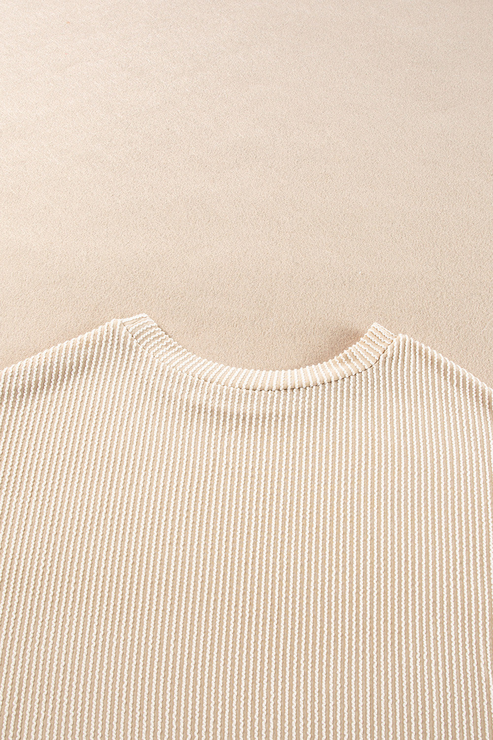 Parchment – Set aus langärmligem Strickoberteil und Shorts mit hoher Taille