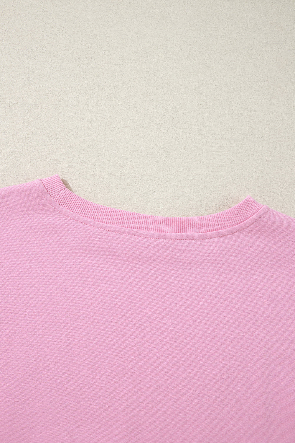 Bonbon – Sweatshirt mit Rundhalsausschnitt und sichtbaren Seitenschlitzen in Farbblock-Optik