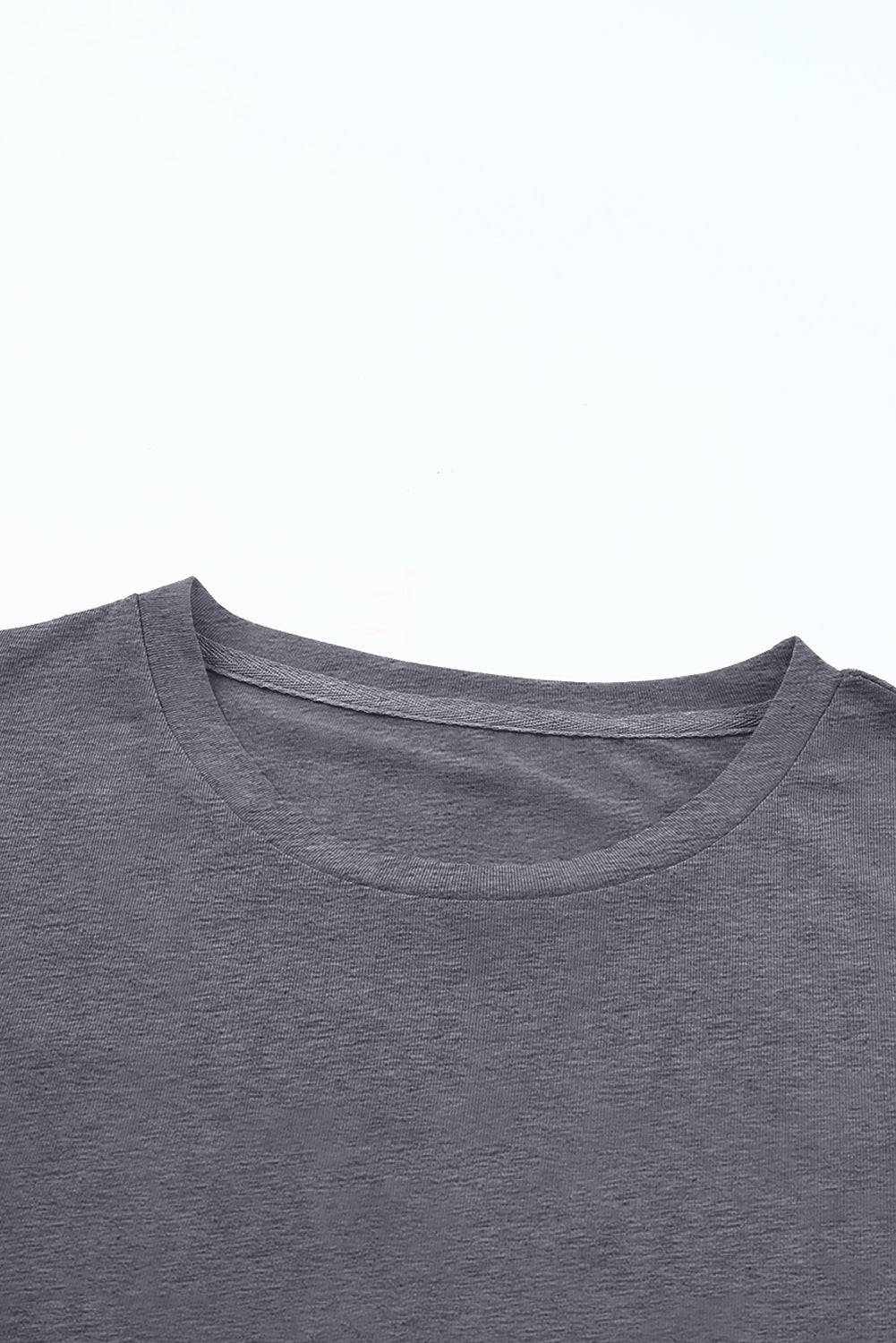 Graues, lässiges T-Shirt mit Rundhalsausschnitt