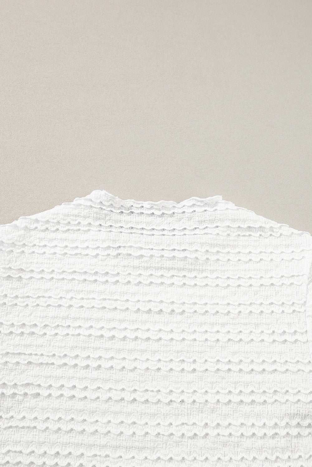 Weißes, schmal geschnittenes Jacquard-Strickoberteil
