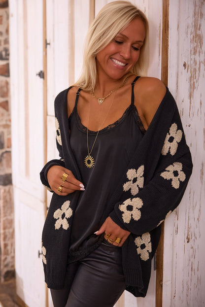 Schwarzer, lockerer Strickcardigan mit Blumenmuster und offener Vorderseite