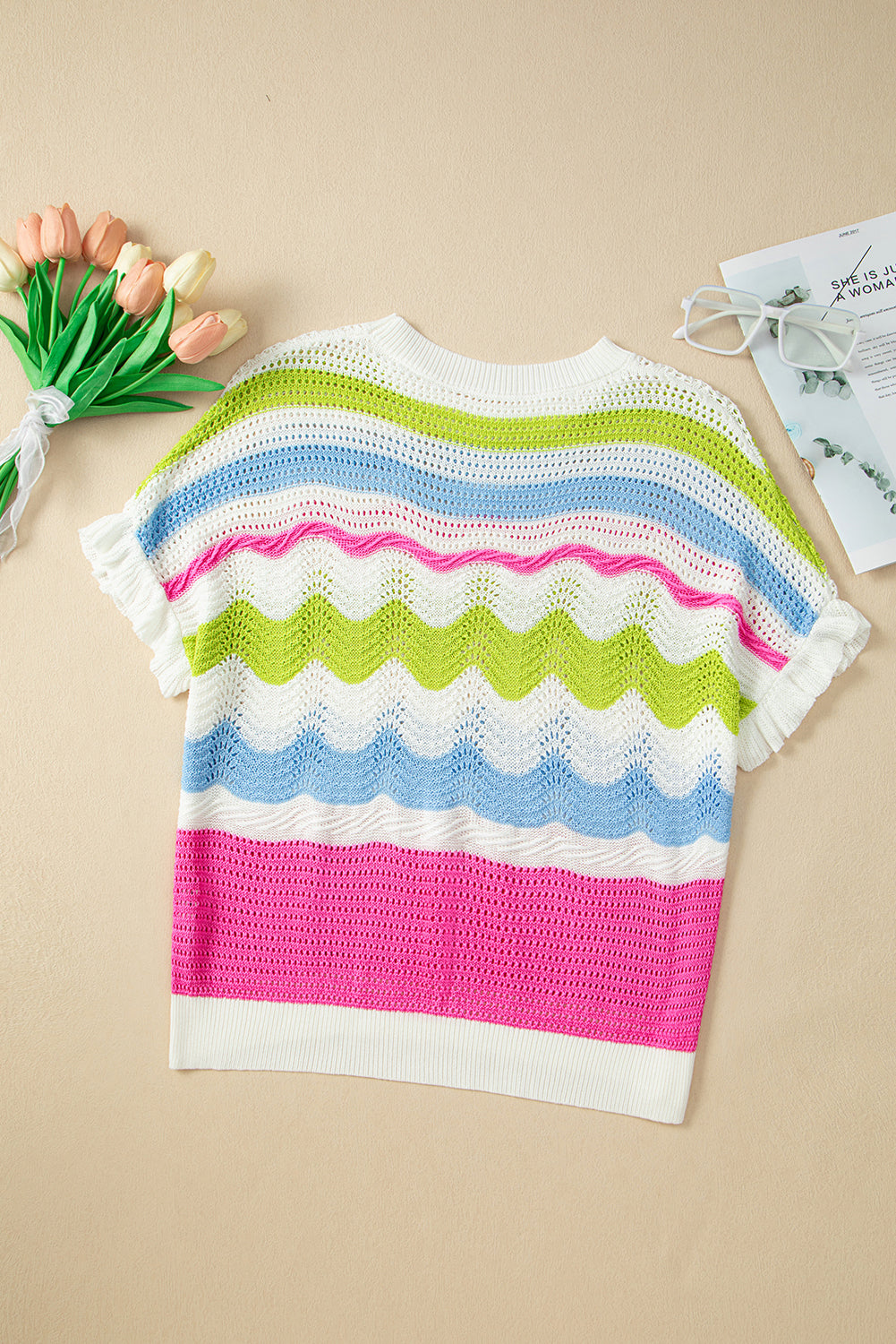 Weißes, kurzärmliges Pullover-Oberteil mit Häkelstrick und Farbblockdesign