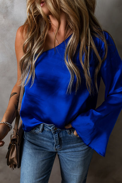 Dunkelblaue asymmetrische Satinbluse mit Glockenärmeln und One-Shoulder-Träger