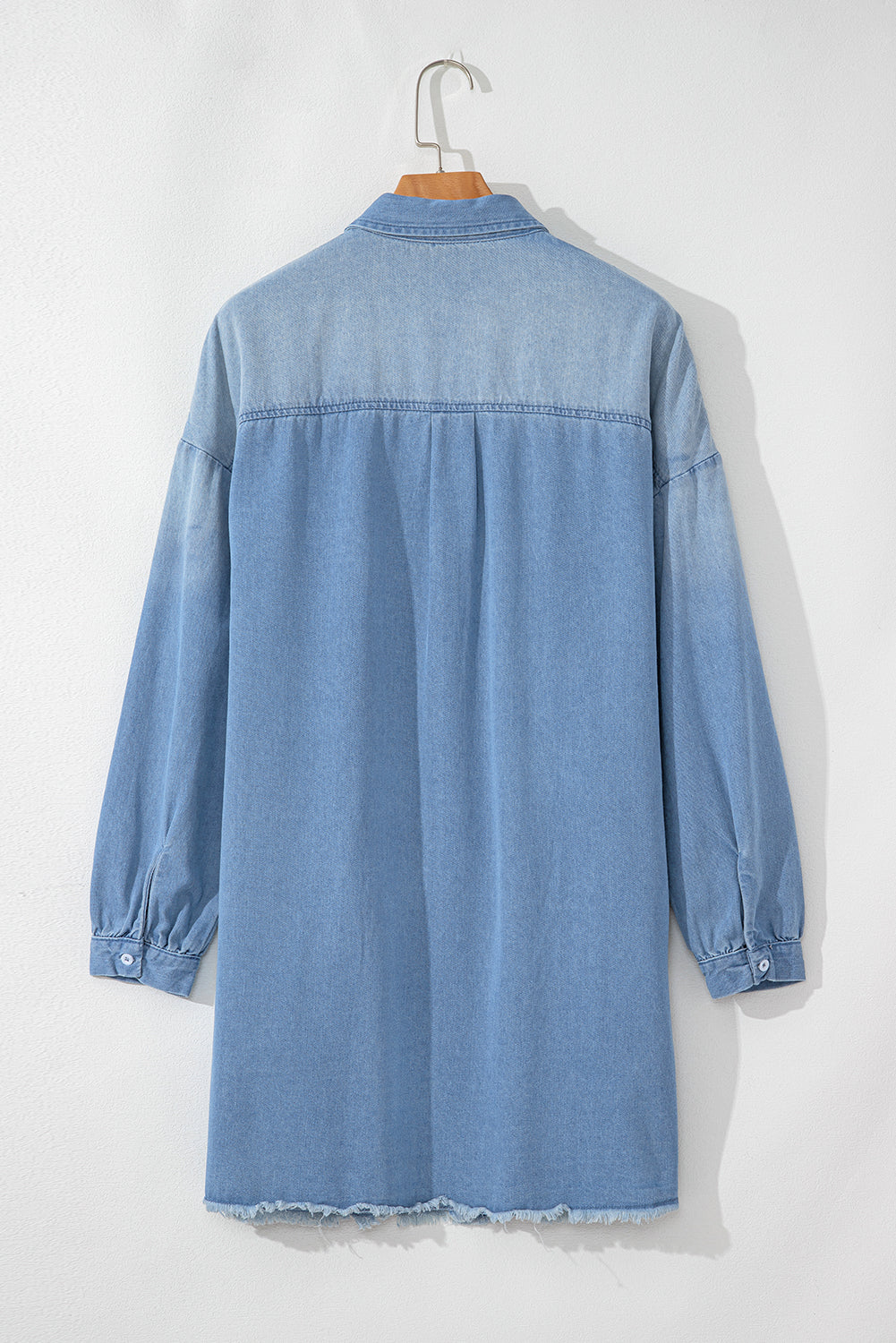 Beau Blue Risen Hemdblusenkleid aus mittelverwaschenem Denim