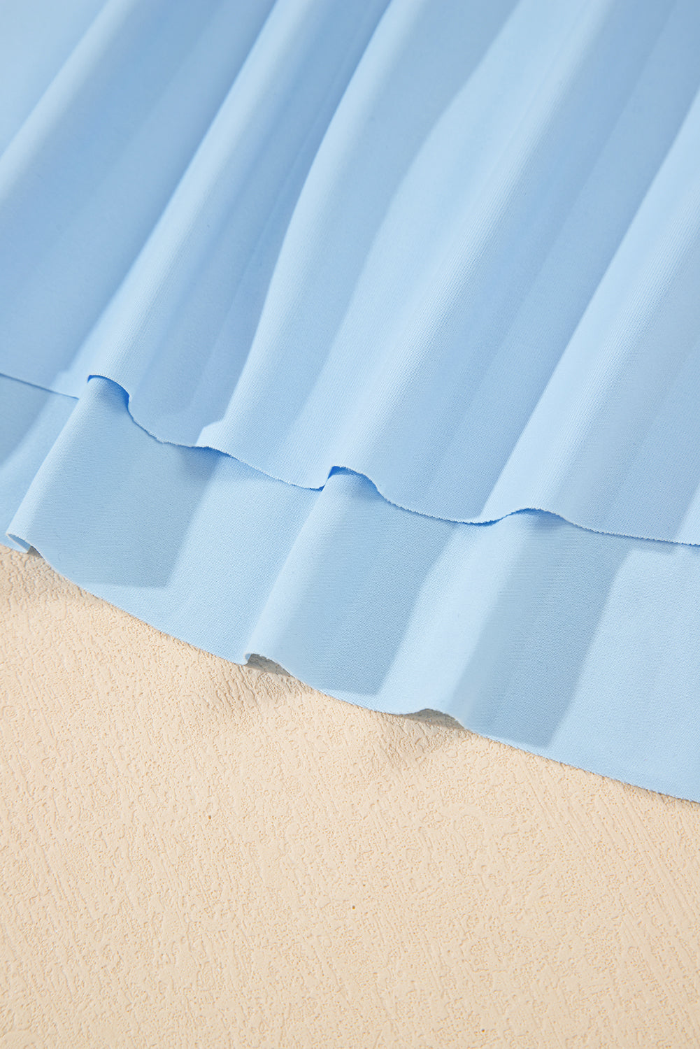 Himmelblauer Tennis-Skort mit Kordelzug und hoher Taille