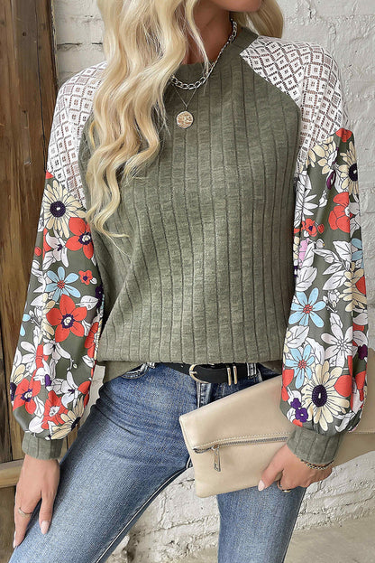 Laurel Green – Langärmlige, gerippte Bluse mit Blumen-Patchwork