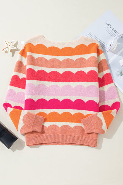 Rosaroter Pullover mit Wellenstreifen und Ballonärmeln sowie überschnittener Schulter