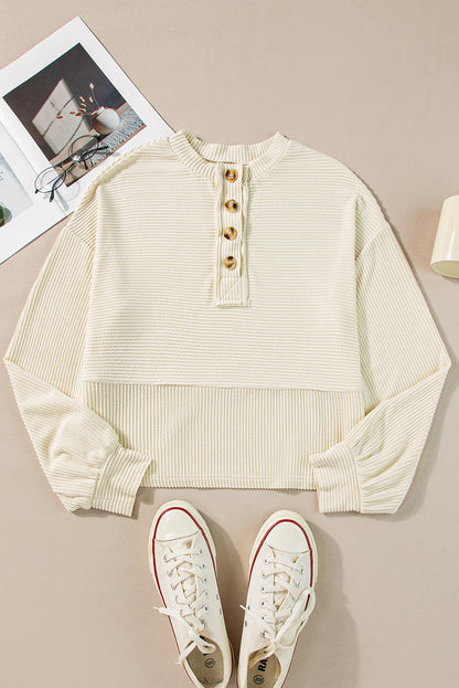 Aprikosenfarbenes Henley-Sweatshirt mit Kordelstruktur, Laternenärmeln und Knöpfen