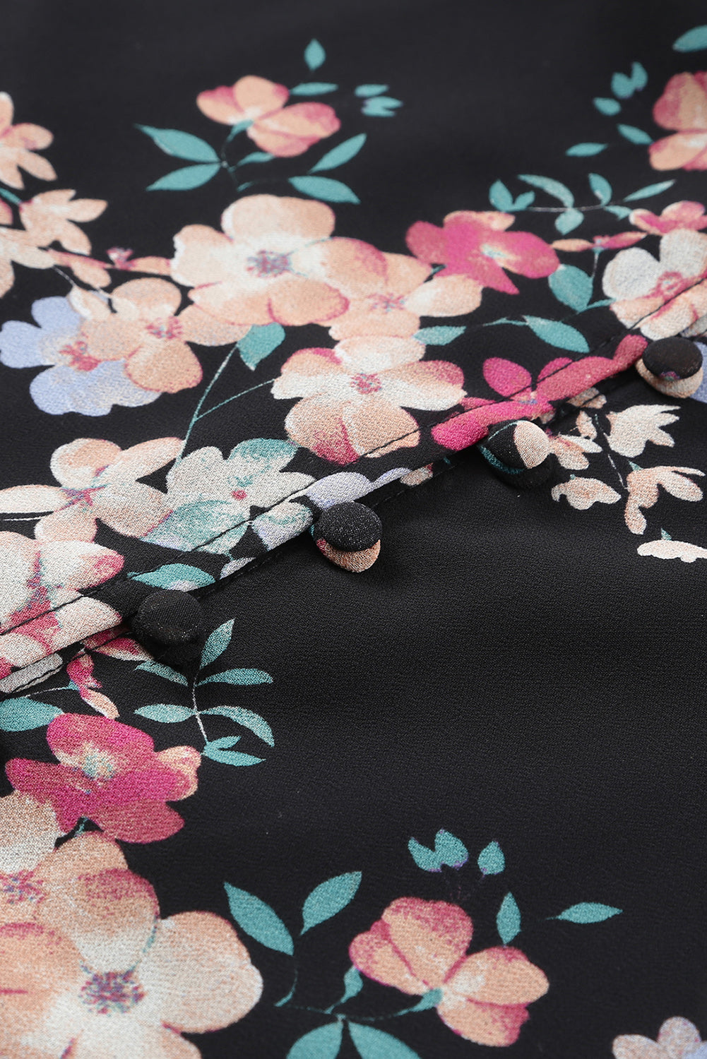Schwarze Chiffonbluse mit Wildblumen-Print