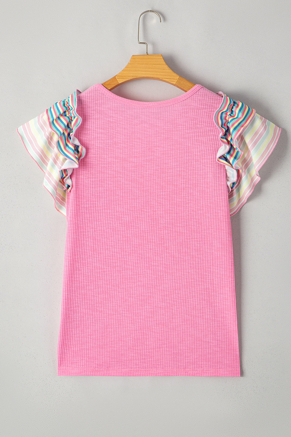 Bonbon – Gerippte Bluse mit gestreiften Rüschen und Flatterärmeln