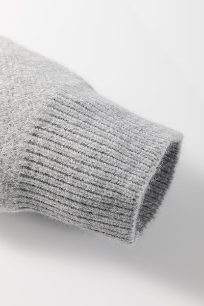 Grauer Pullover mit halbem Reißverschluss und Blumenmuster in Übergröße
