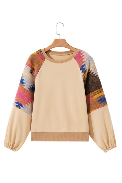 Helles französisches beiges Azteken-Patchwork-Raglan-Pullover-Sweatshirt