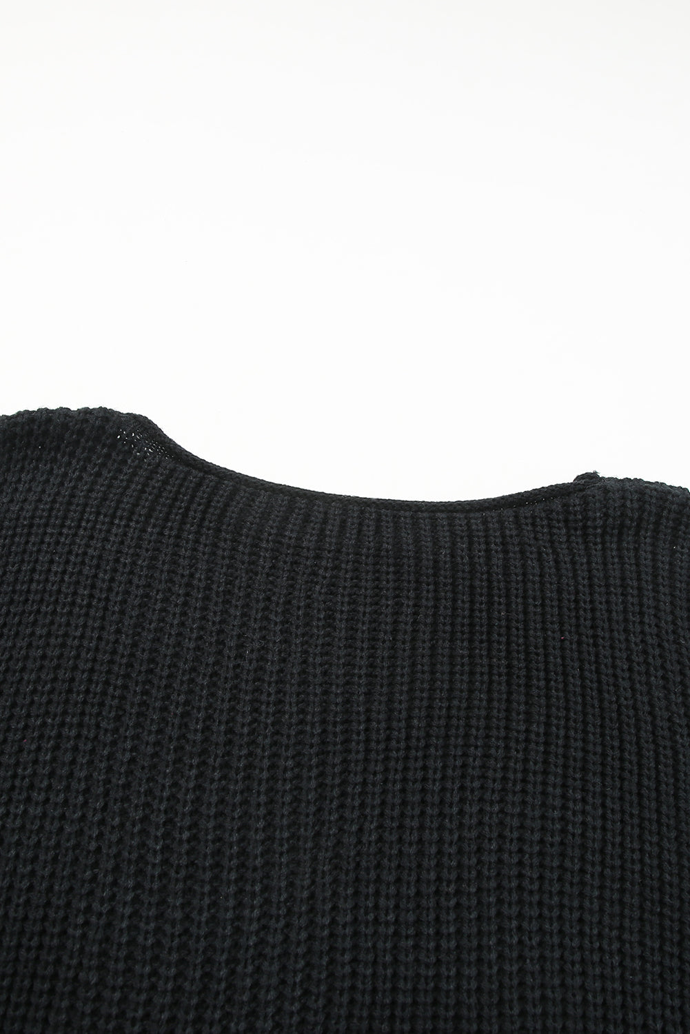 Schwarzer, lockerer Pullover mit Häkelmuster und Glockenärmeln