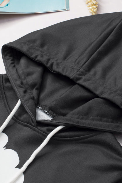 Schwarzer Kapuzenpullover mit Kuh-Batikmuster und Kordelzug