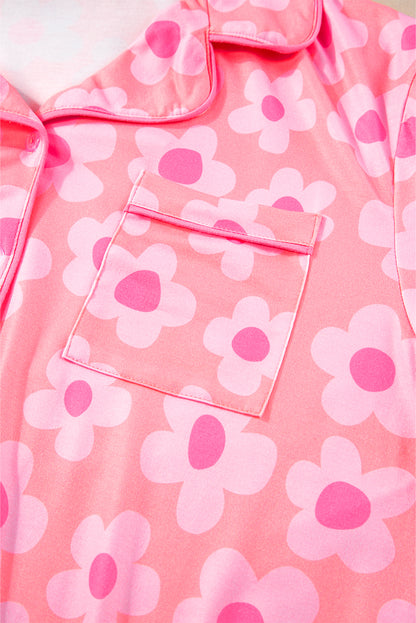 Rosa Pyjama-Set mit kurzärmligem Hemd und Blumenmuster