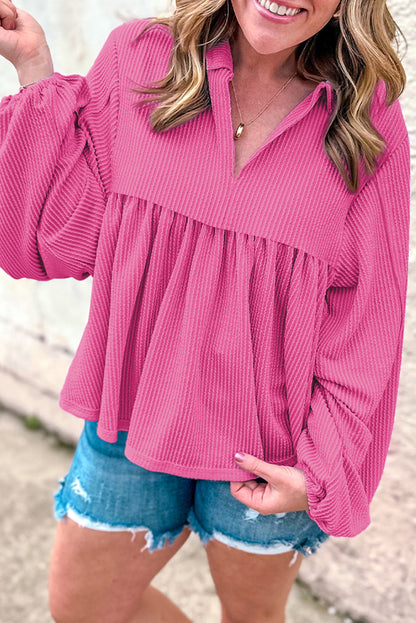 Hellrosa Babydoll-Bluse mit Kordel und V-Ausschnitt und Puffärmeln