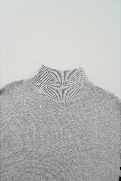 Grauer Oversize-Pullover mit Leopardenmuster und hohem Halsausschnitt und Seitenschlitz