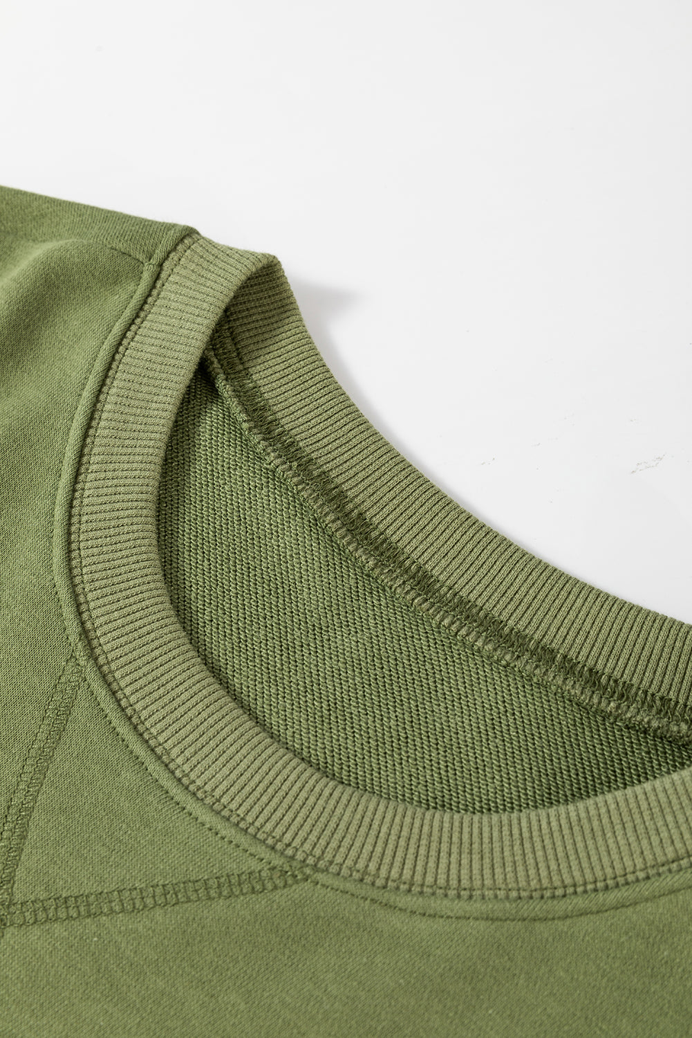 Vineyard Green – Lockeres Sweatshirt mit überschnittenen Schultern und überkreuzten Nähten