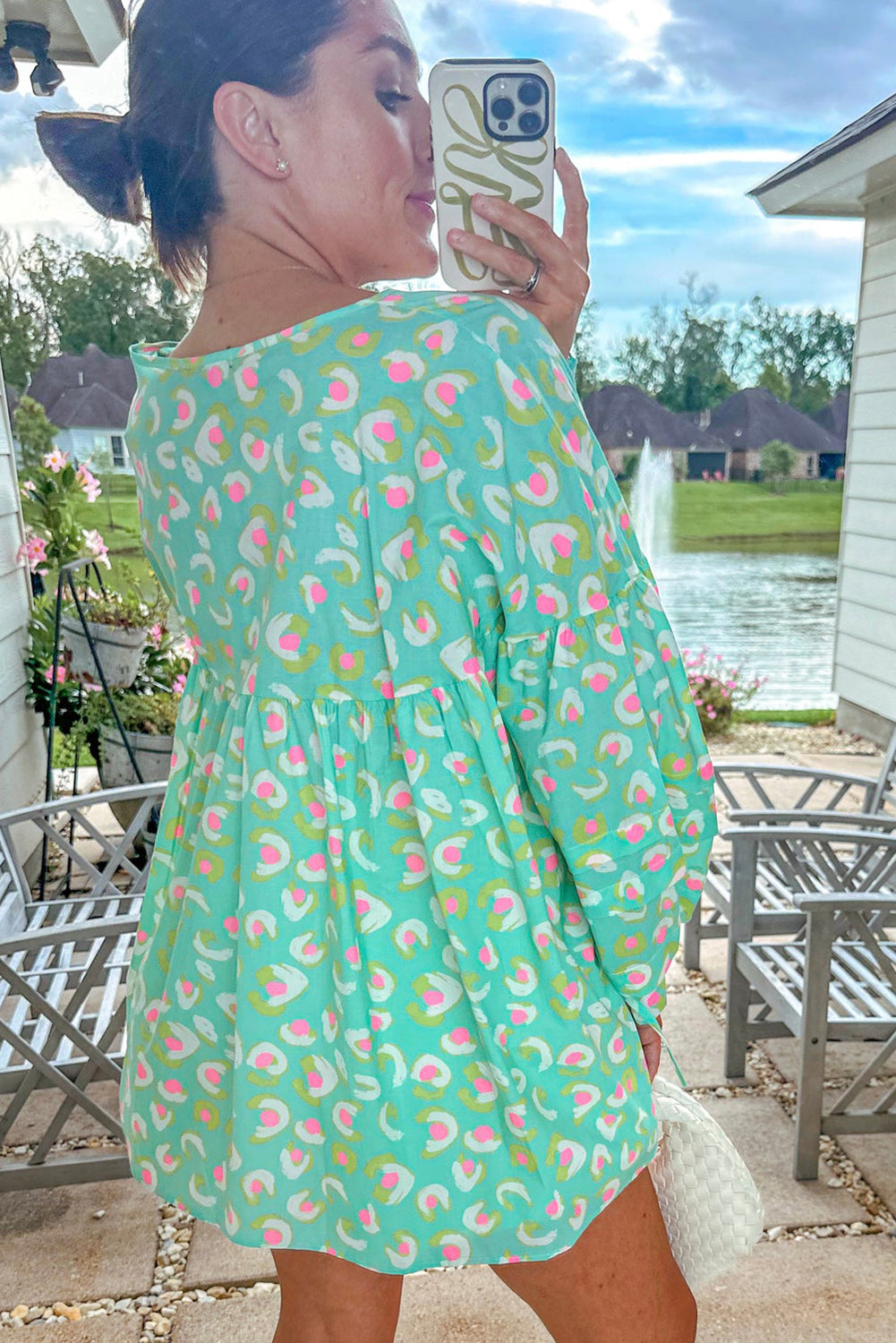 Grüne Babydoll-Bluse mit abstraktem Print und Schnürung und Laternenärmeln