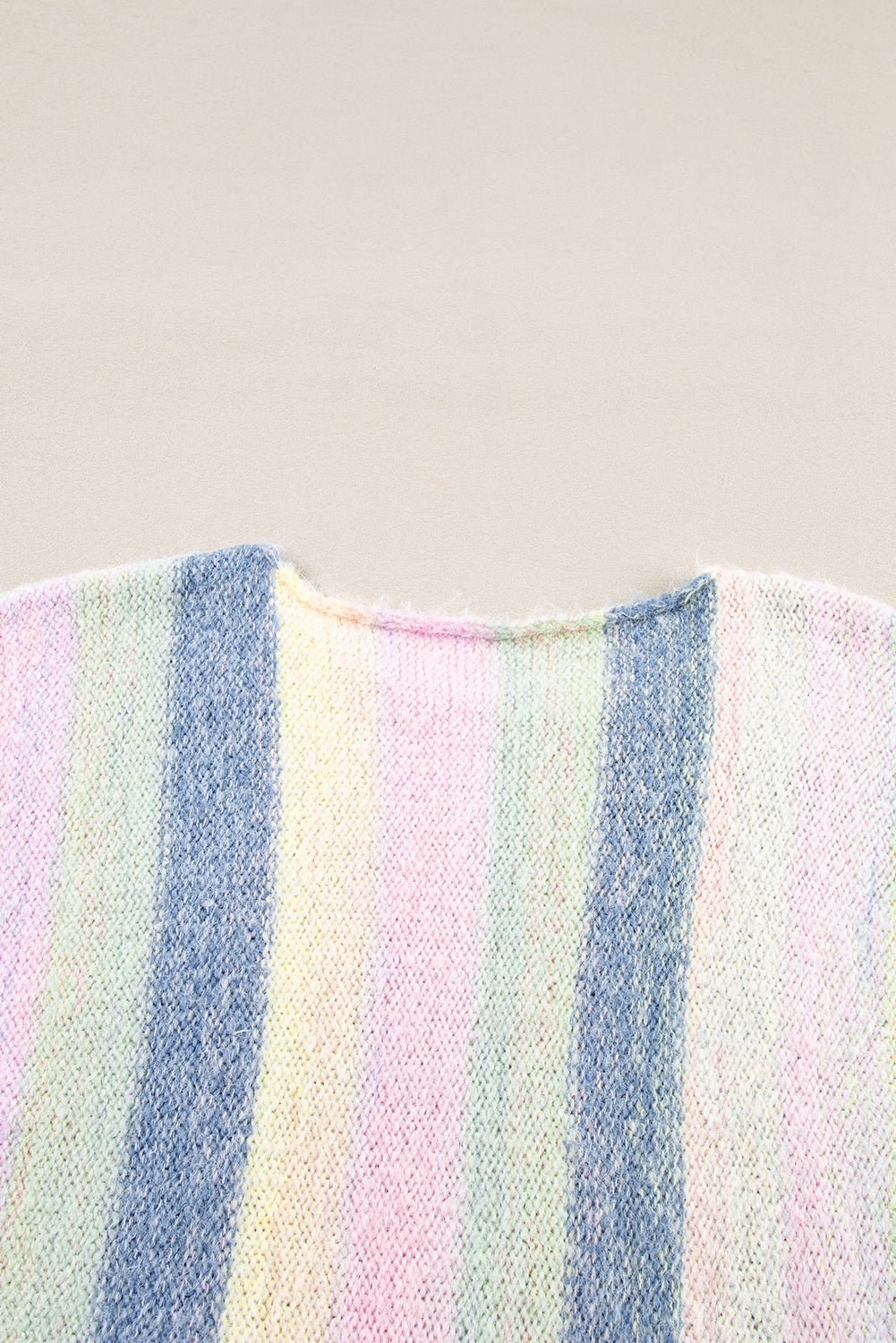 Lilafarbener Tunika-Pullover mit Fransen und überschnittener Schulter