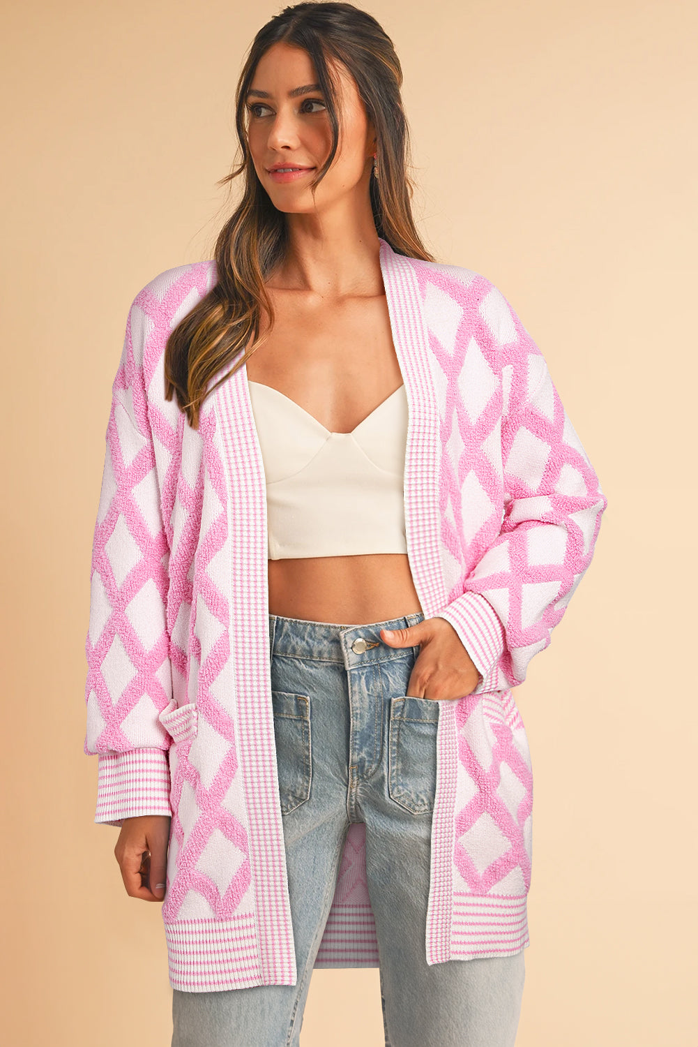 Rosa Strickjacken mit Rautenmuster und offenen Taschen vorne