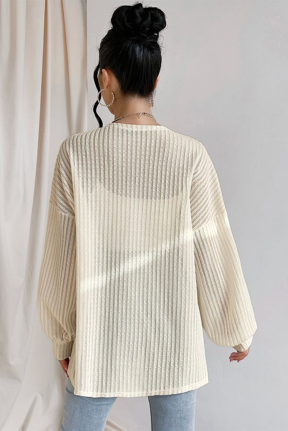 Beigefarbener strukturierter Kimono mit offenen Laternenärmeln