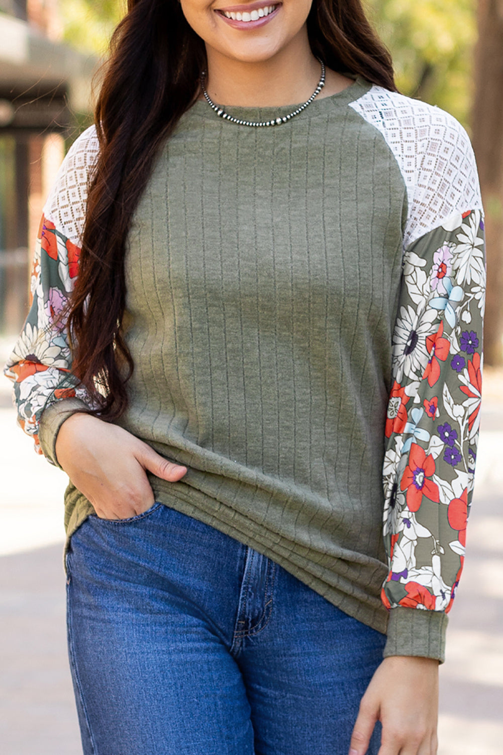 Laurel Green – Langärmlige, gerippte Bluse mit Blumen-Patchwork