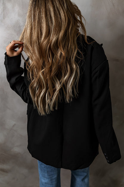 Schwarzer Blazer mit Revers, Pattentasche und Knöpfen