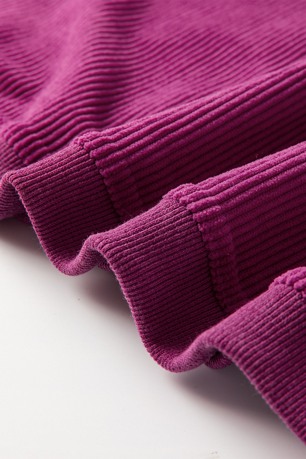 Übergroßes Festival-Sweatshirt aus geripptem Cord in Fuchsia